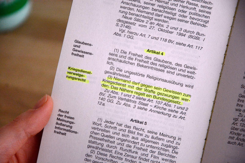 s:53:"Kriegsdienstverweigerungsrecht im Grundgesetz der BRD";