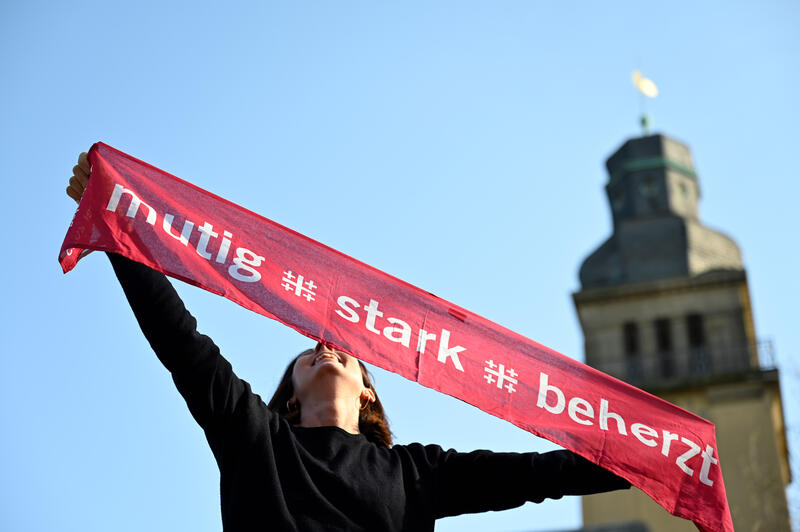 s:48:"Am 30. April beginnt der Kirchentag in Hannover.";