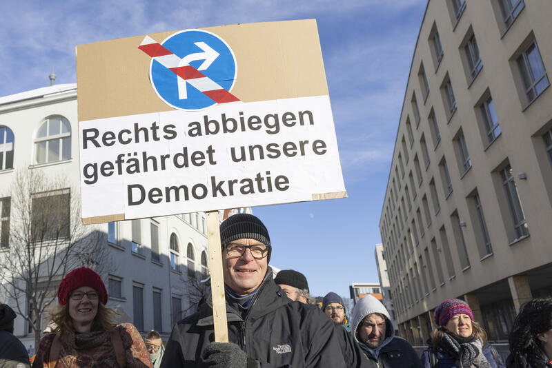 s:54:"Demonstration für den Erhalt der Demokratie in Erfurt";