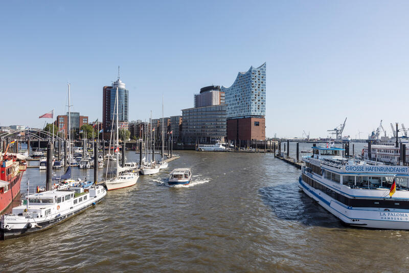 s:38:"Hafen mit Elbphilharmonie (Symbolbild)";