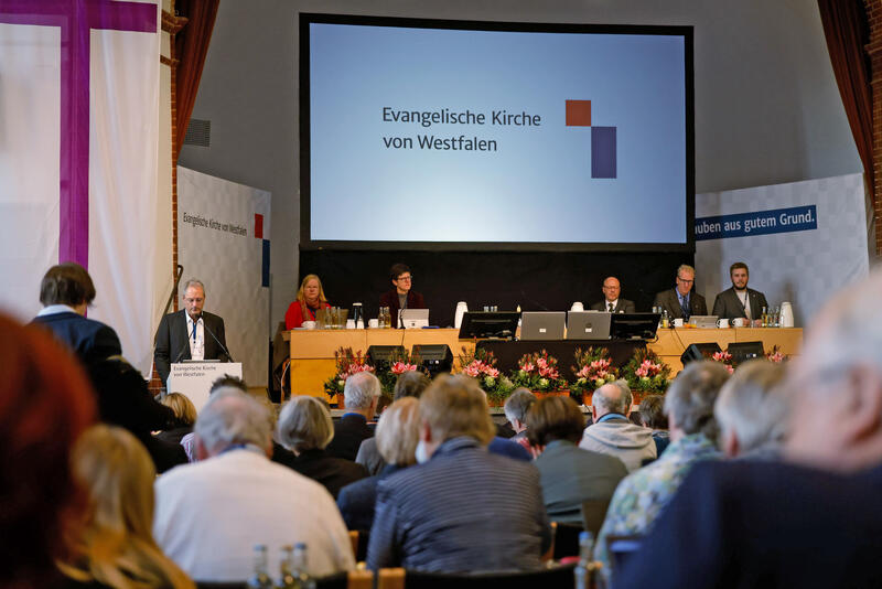 s:78:"Landessynode der Evangelischen Kirche von Westfalen in Bielefeld im Jahr 2023.";