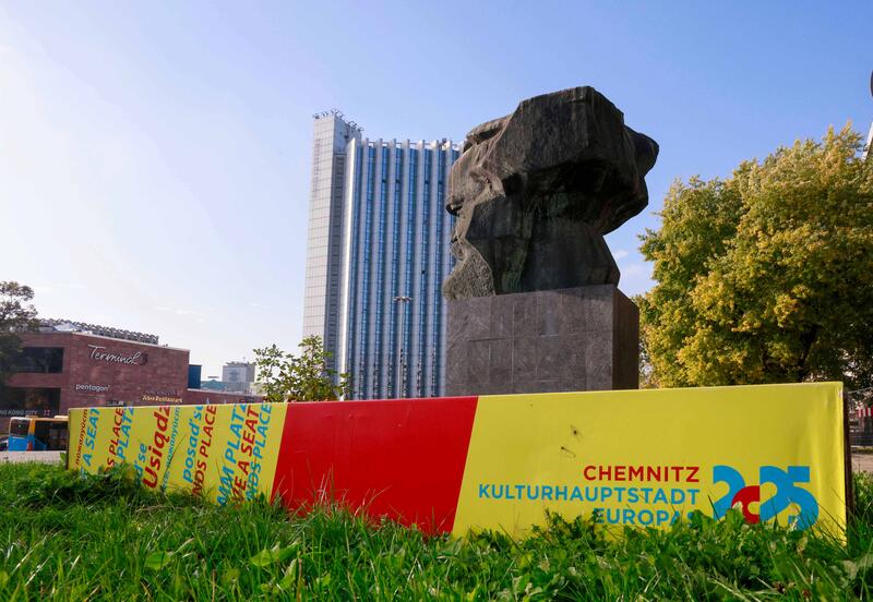 s:30:"Karl-Marx-Monument in Chemnitz";