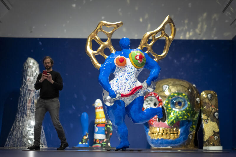 s:68:"Sprengel Museum bringt Saint Phalle mit Kusama und Murakami zusammen";