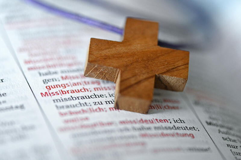 s:35:"Themenfoto Missbrauch in der Kirche";