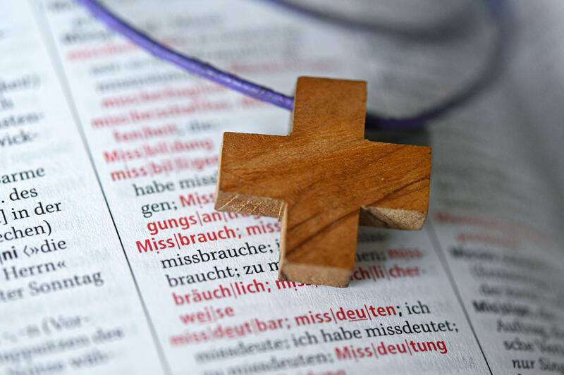 s:35:"Themenfoto Missbrauch in der Kirche";