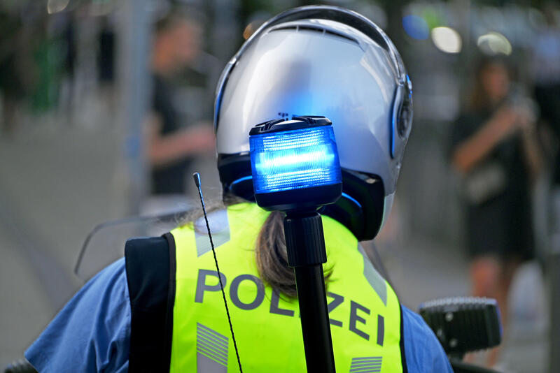 s:15:"Polizei-Einsatz";