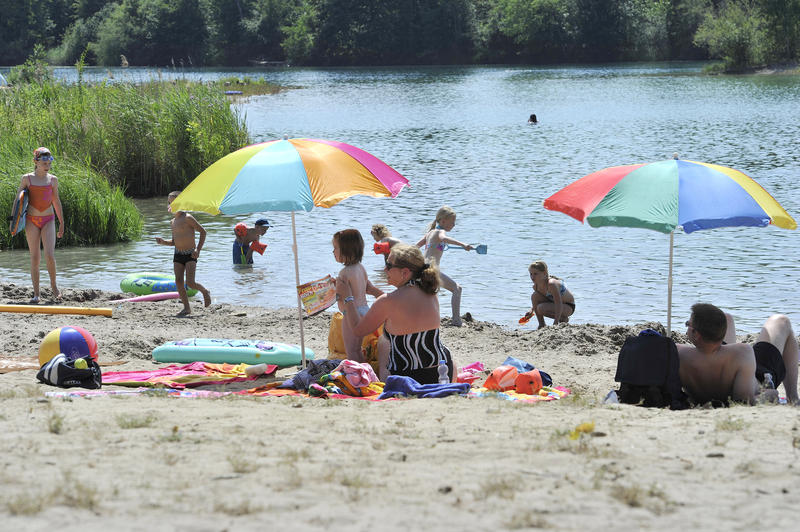 s:17:"Abkühlung am See";